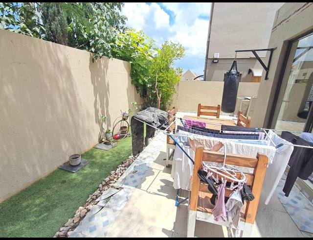 3 BEDROOM PROPERTY TO RENT IN LAKEFIELD